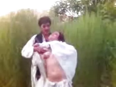 សិចស៊ី MILF ត្រូវ​ការ​យ៉ាង​ហោច​ណាស់​មាន់​ធំ​ពីរ​ដើម្បី​ទទួល​បាន​អារម្មណ៍​ពេញ​ចិត្ត