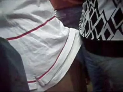 Busty MILF ល្បួងយុវជនម្នាក់ ហើយជិះស្គីដ៏ធំរបស់គាត់។
