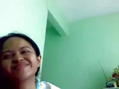 Joyful blonde សាកល្បងម៉ាស៊ីន fucking ថ្មីនៅក្នុងបន្ទប់ក្រោមដីធំទូលាយ